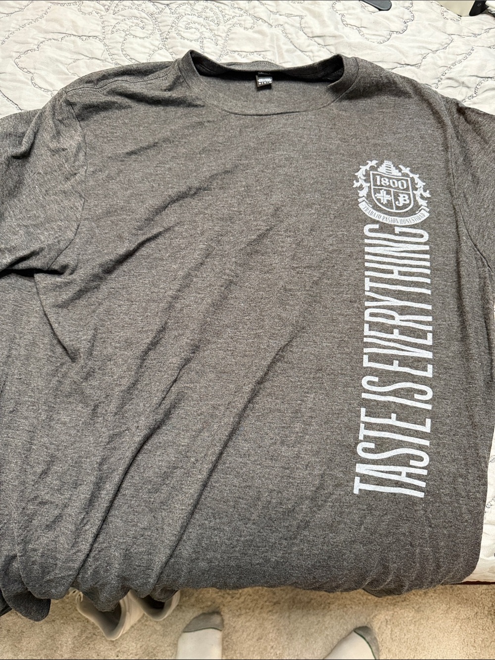 Men's Charcoal Long-Sleeve Graphic Tee - Taste Is Everything